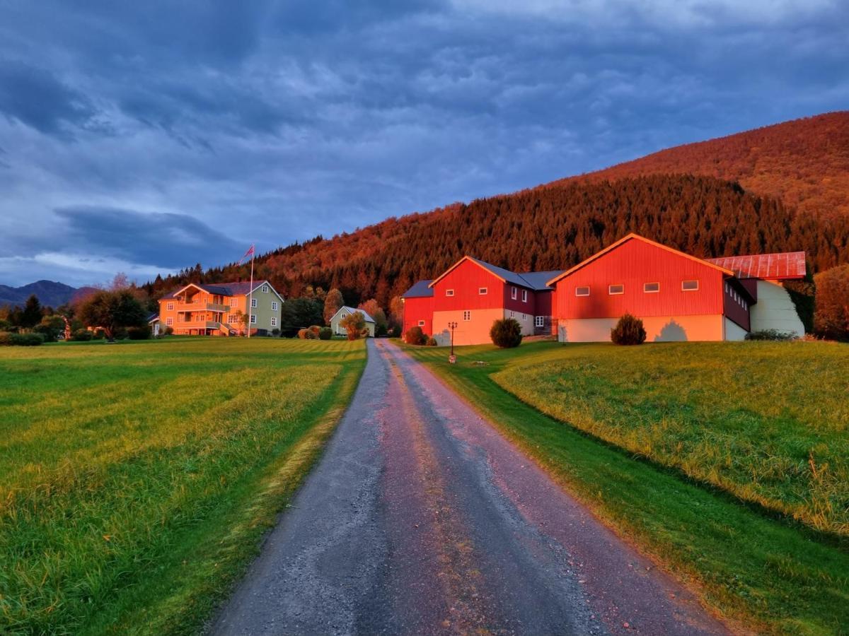 Rodseth Gardsovernatting Hytter Molde Eksteriør billede